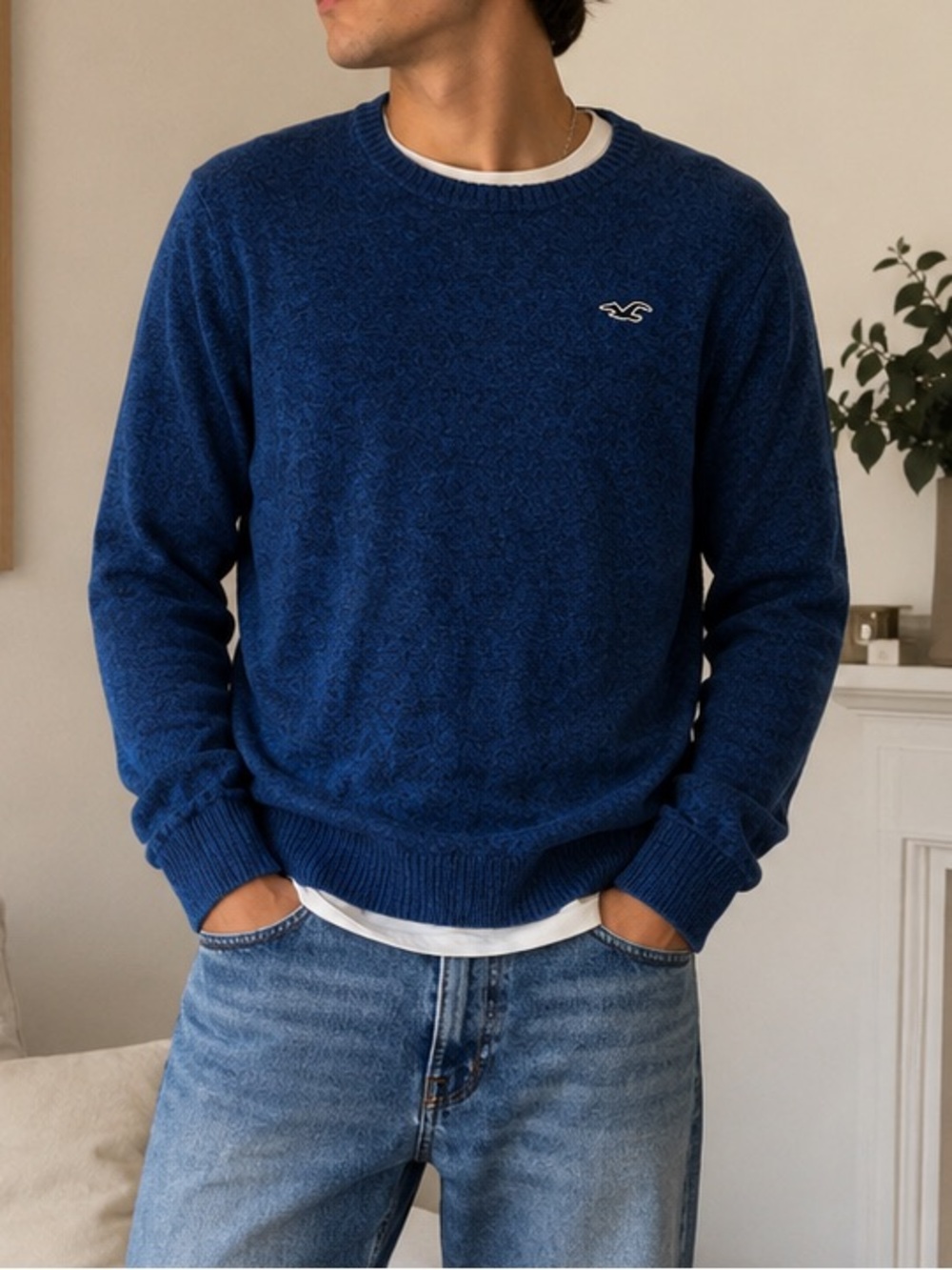 Hollister Men’s Blue Heathered Crewneck Sweater Embroidered Logo Size M